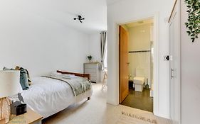 One Bedroom Apartment By Worthing Seafront